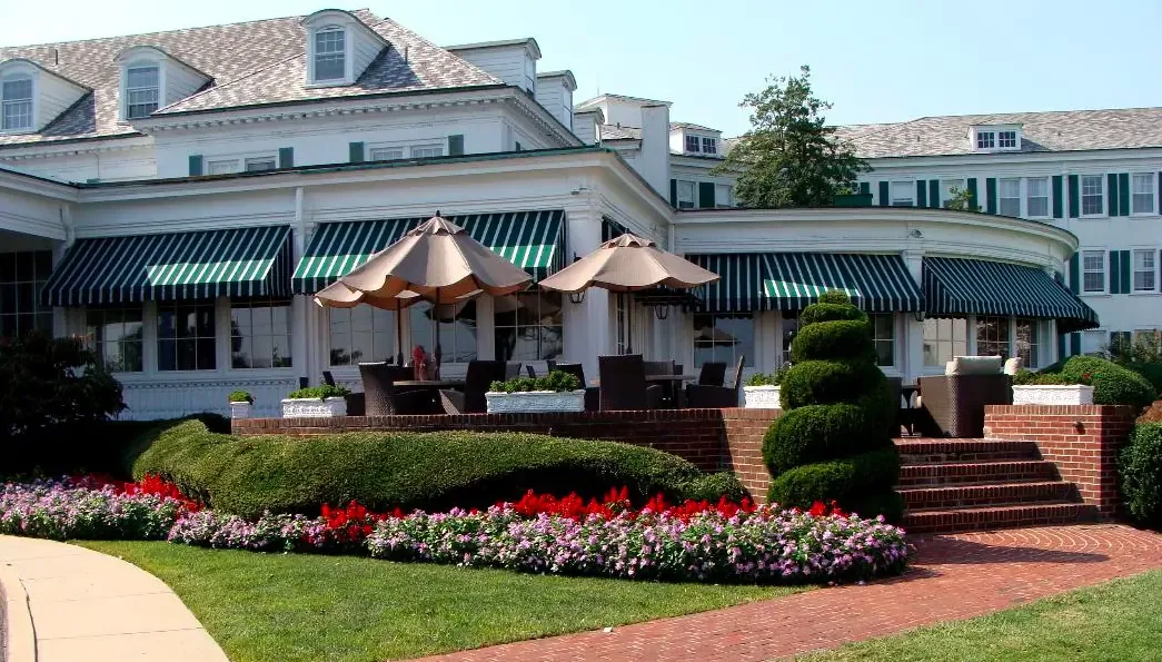 Seaview Country Club awning installation — All Seasons Awnings